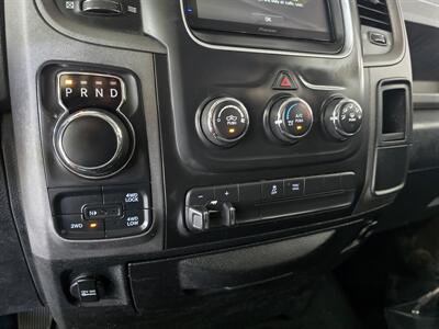2017 RAM 1500 Express-CREW CAB-4X4-HEMI - Photo 21 - Hamilton, OH 45015