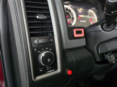 2017 RAM 1500 Express-CREW CAB-4X4-HEMI - Photo 17 - Hamilton, OH 45015