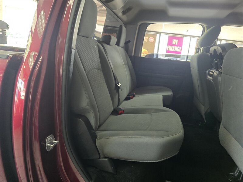 2017 RAM 1500 Express-CREW CAB-4X4-HEMI - Photo 15 - Hamilton, OH 45015