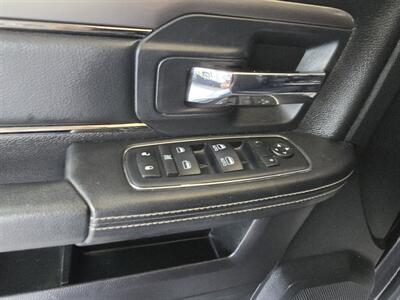 2016 RAM 1500 Sport 4DR CREW CAB 4X4   - Photo 32 - Hamilton, OH 45015