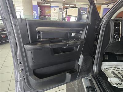 2016 RAM 1500 Sport 4DR CREW CAB 4X4   - Photo 7 - Hamilton, OH 45015