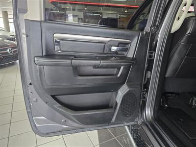 2016 RAM 1500 Sport 4DR CREW CAB 4X4   - Photo 10 - Hamilton, OH 45015