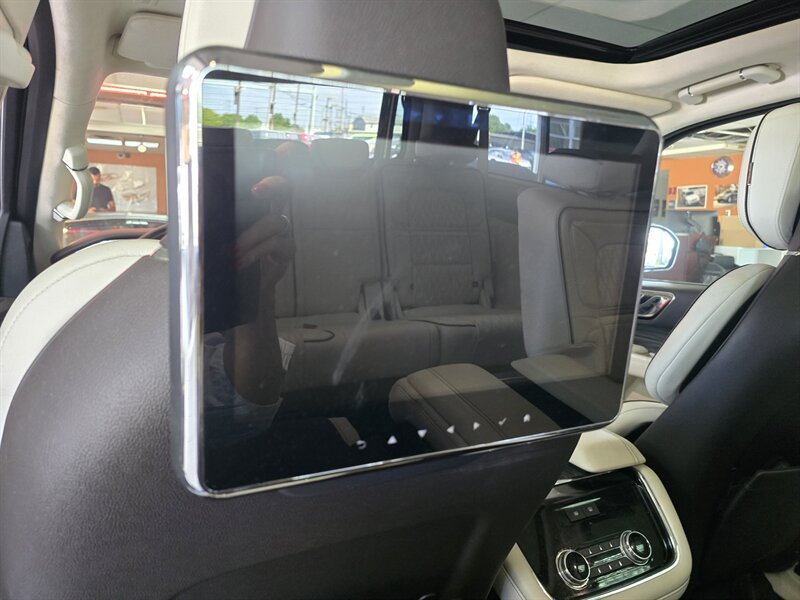 2018 Lincoln Navigator L Black Label 4DR SUX 4X4/V6 - Photo 16 - Hamilton, OH 45015