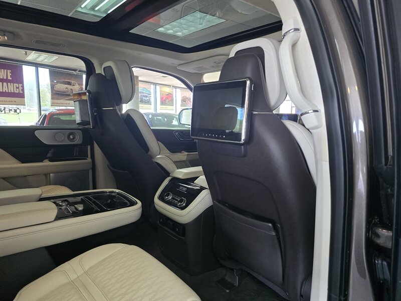 2018 Lincoln Navigator L Black Label 4DR SUX 4X4/V6 - Photo 22 - Hamilton, OH 45015
