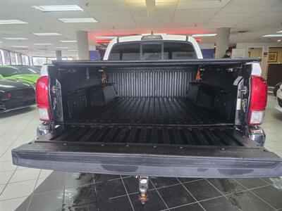 2017 Toyota Tacoma SR5 V6 4DR CREW CAB/V6   - Photo 35 - Hamilton, OH 45015