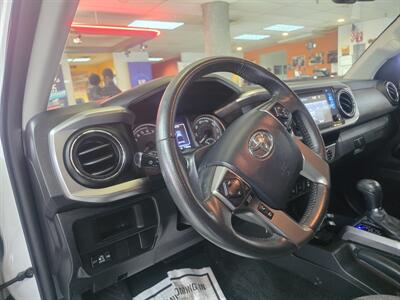 2017 Toyota Tacoma SR5 V6 4DR CREW CAB/V6   - Photo 7 - Hamilton, OH 45015
