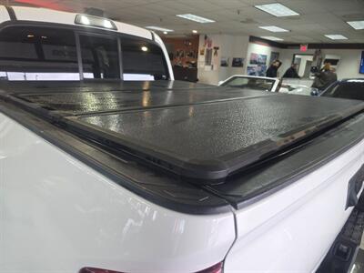 2017 Toyota Tacoma SR5 V6 4DR CREW CAB/V6   - Photo 31 - Hamilton, OH 45015