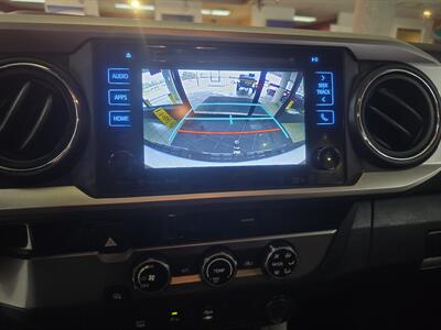 2017 Toyota Tacoma SR5 V6 4DR CREW CAB/V6   - Photo 21 - Hamilton, OH 45015