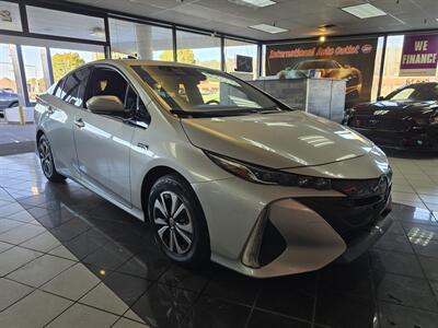 2018 Toyota Prius Prime Plus   - Photo 3 - Hamilton, OH 45015