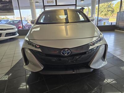 2018 Toyota Prius Prime Plus   - Photo 2 - Hamilton, OH 45015