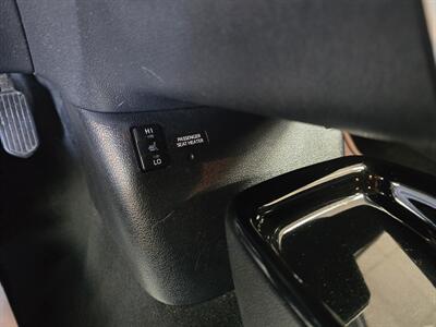 2018 Toyota Prius Prime Plus   - Photo 22 - Hamilton, OH 45015