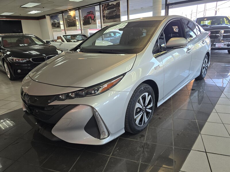 2018 Toyota Prius Prime Plus - Photo 1 - Hamilton, OH 45015