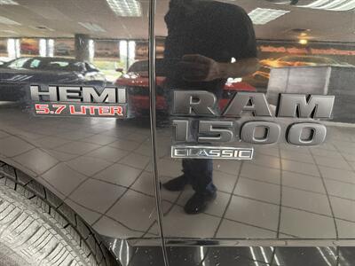 2019 RAM 1500 Classic Big Horn/CREW CAB/HEMI/4X4 - Photo 32 - Hamilton, OH 45015