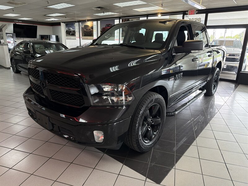 2019 RAM 1500 Classic Big Horn/CREW CAB/HEMI/4X4   - Photo 1 - Hamilton, OH 45015