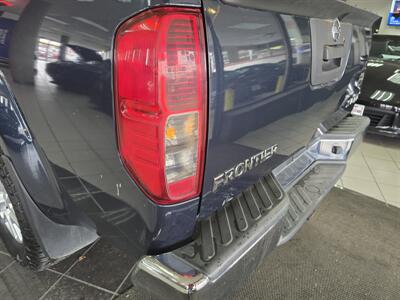 2018 Nissan Frontier SV CREW CAB4X4   - Photo 28 - Hamilton, OH 45015
