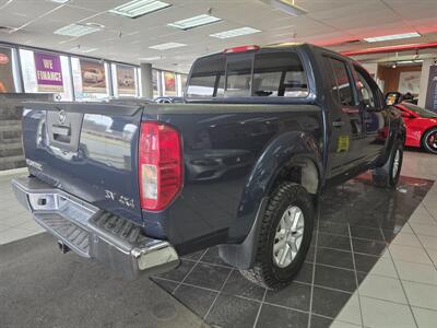 2018 Nissan Frontier SV CREW CAB4X4   - Photo 4 - Hamilton, OH 45015