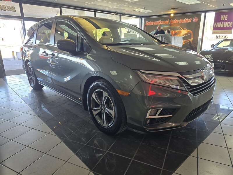 2018 Honda Odyssey Touring 4DR MINI-VAN - Photo 4 - Hamilton, OH 45015