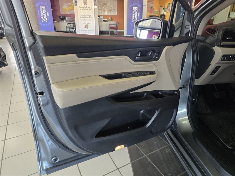 2018 Honda Odyssey Touring 4DR MINI-VAN - Photo 5 - Hamilton, OH 45015
