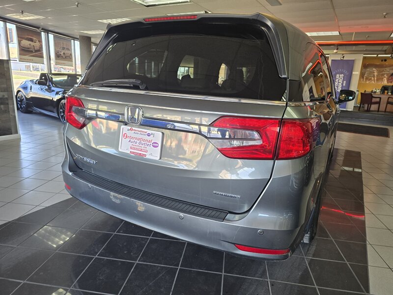 2018 Honda Odyssey Touring 4DR MINI-VAN - Photo 7 - Hamilton, OH 45015