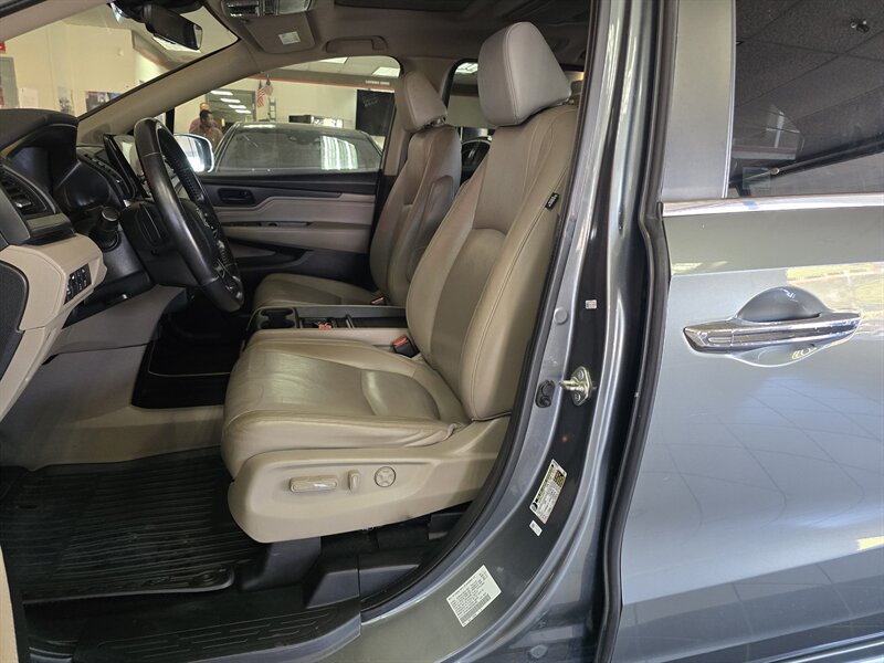 2018 Honda Odyssey Touring 4DR MINI-VAN - Photo 8 - Hamilton, OH 45015
