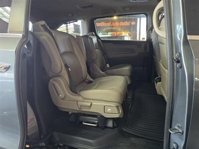 2018 Honda Odyssey Touring 4DR MINI-VAN - Photo 14 - Hamilton, OH 45015