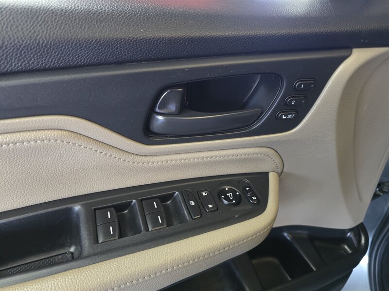 2018 Honda Odyssey Touring 4DR MINI-VAN - Photo 17 - Hamilton, OH 45015