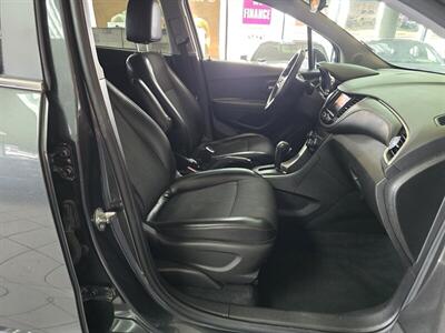 2020 Chevrolet Trax LT 4DR CROSSOVER   - Photo 14 - Hamilton, OH 45015