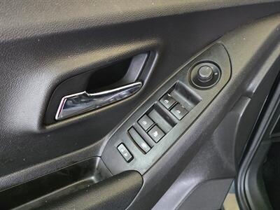 2020 Chevrolet Trax LT 4DR CROSSOVER   - Photo 26 - Hamilton, OH 45015