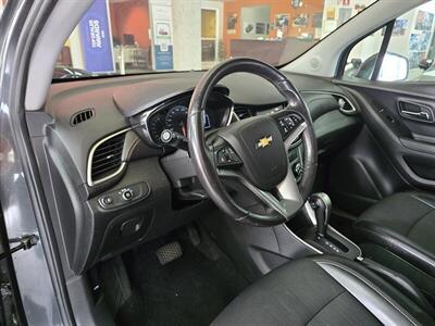 2020 Chevrolet Trax LT 4DR CROSSOVER   - Photo 8 - Hamilton, OH 45015