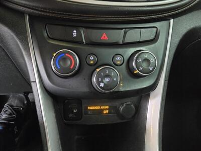 2020 Chevrolet Trax LT 4DR CROSSOVER   - Photo 25 - Hamilton, OH 45015