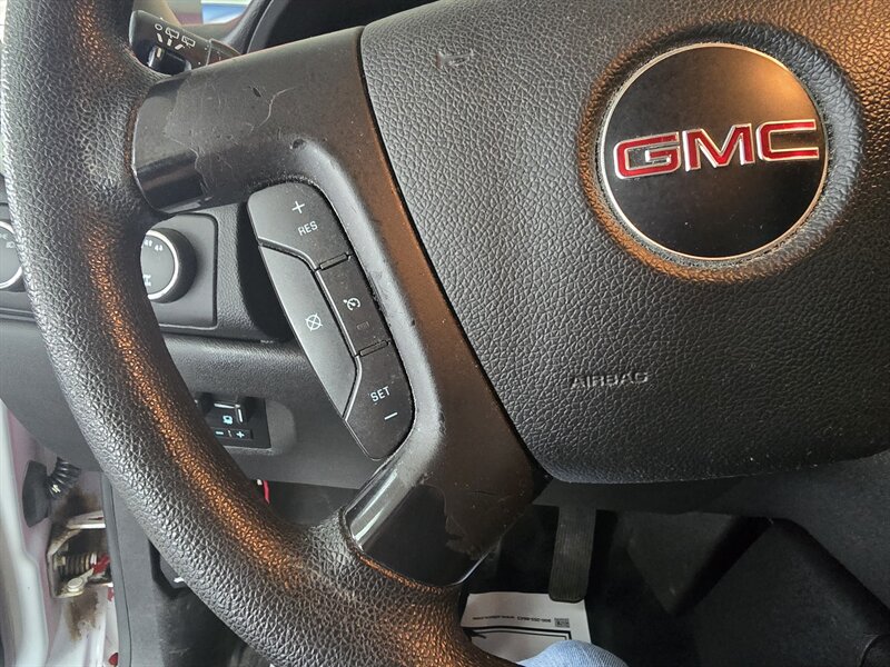 2013 GMC Yukon XL Fleet 2500 4DR SUV 4X4 - Photo 22 - Hamilton, OH 45015