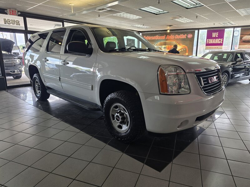 2013 GMC Yukon XL Fleet 2500 4DR SUV 4X4 - Photo 2 - Hamilton, OH 45015