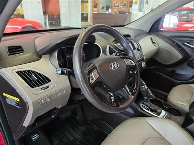 2015 Hyundai Tucson GLS 4DR SUV   - Photo 9 - Hamilton, OH 45015