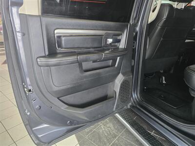 2015 RAM 1500 Sport 4DR CREW CAB 4X4   - Photo 11 - Hamilton, OH 45015