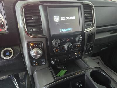 2015 RAM 1500 Sport 4DR CREW CAB 4X4   - Photo 20 - Hamilton, OH 45015