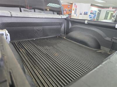 2015 RAM 1500 Sport 4DR CREW CAB 4X4   - Photo 34 - Hamilton, OH 45015