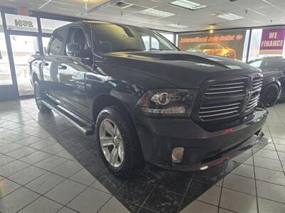 2015 RAM 1500 Sport 4DR CREW CAB 4X4   - Photo 3 - Hamilton, OH 45015