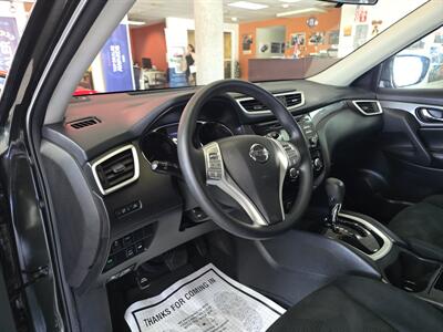 2016 Nissan Rogue SV 4DR SUV AWD   - Photo 8 - Hamilton, OH 45015