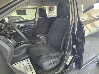 2016 Nissan Rogue SV 4DR SUV AWD   - Photo 9 - Hamilton, OH 45015