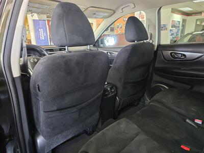 2016 Nissan Rogue SV 4DR SUV AWD   - Photo 11 - Hamilton, OH 45015
