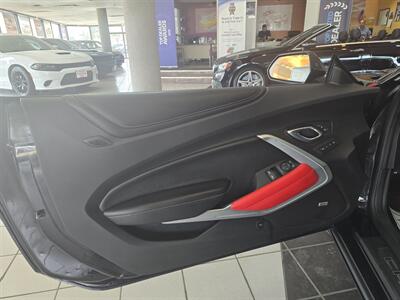 2017 Chevrolet Camaro SS 2DR COUPE V8/w2SS   - Photo 7 - Hamilton, OH 45015