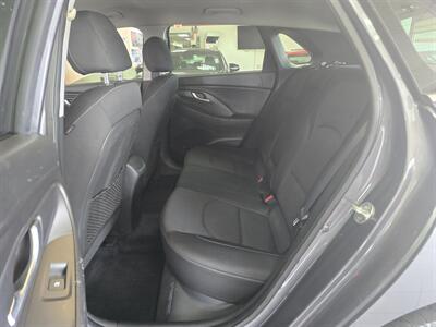 2018 Hyundai Elantra GT 4DR HATCHBACK   - Photo 11 - Hamilton, OH 45015