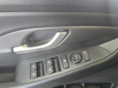 2018 Hyundai Elantra GT 4DR HATCHBACK   - Photo 18 - Hamilton, OH 45015