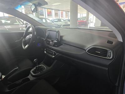 2018 Hyundai Elantra GT 4DR HATCHBACK   - Photo 13 - Hamilton, OH 45015