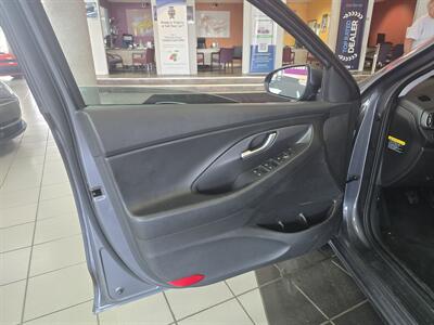 2018 Hyundai Elantra GT 4DR HATCHBACK   - Photo 7 - Hamilton, OH 45015