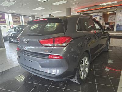 2018 Hyundai Elantra GT 4DR HATCHBACK   - Photo 4 - Hamilton, OH 45015