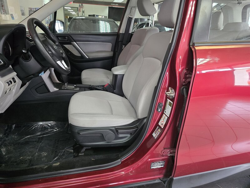 2018 Subaru Forester 2.5i - Photo 9 - Hamilton, OH 45015