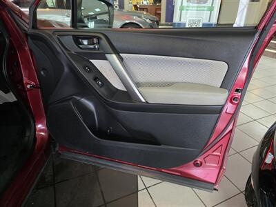 2018 Subaru Forester 2.5i - Photo 12 - Hamilton, OH 45015
