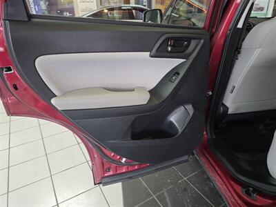 2018 Subaru Forester 2.5i - Photo 10 - Hamilton, OH 45015