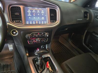 2020 Dodge Charger SXT   - Photo 29 - Hamilton, OH 45015